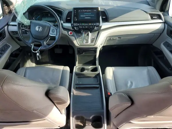 5FNRL6H71JB064750 2018 HONDA ODYSSEY - Image 8
