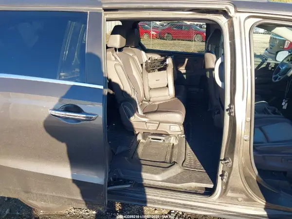 5FNRL6H71JB067387 2018 HONDA ODYSSEY - Image 8