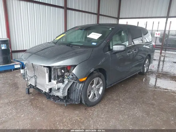 5FNRL6H71JB074243 2018 HONDA ODYSSEY - Image 2