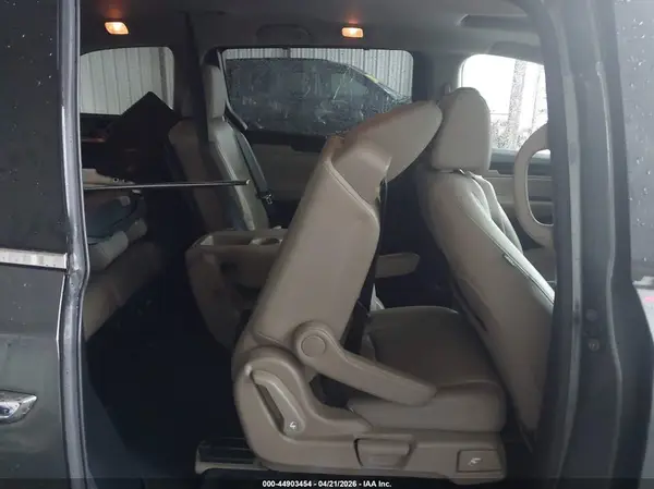 5FNRL6H71JB074243 2018 HONDA ODYSSEY - Image 8