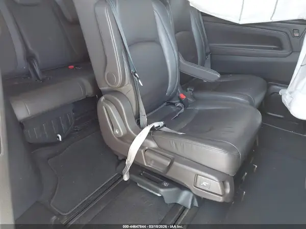 5FNRL6H71JB079832 2018 HONDA ODYSSEY - Image 8