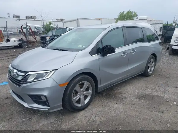 5FNRL6H71JB082858 2018 HONDA ODYSSEY - Image 2
