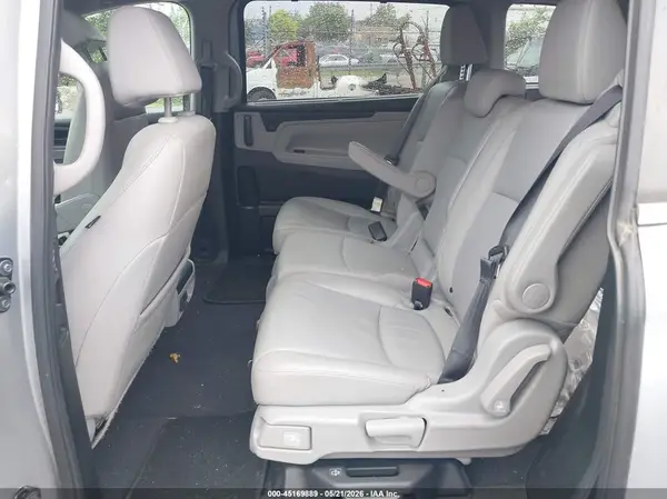 5FNRL6H71JB082858 2018 HONDA ODYSSEY - Image 8
