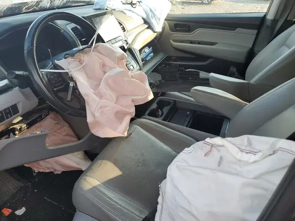 5FNRL6H71JB102560 2018 HONDA ODYSSEY - Image 8