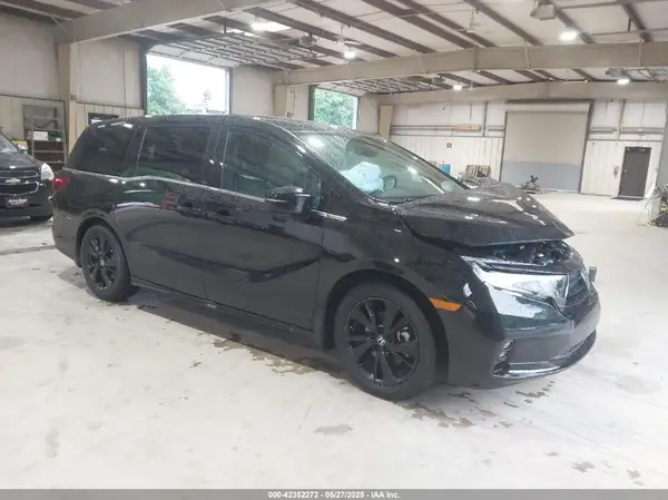 5FNRL6H71RB057776 2024 HONDA ODYSSEY - Image 1