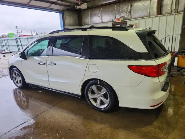 5FNRL6H72JB001902 2018 HONDA ODYSSEY - Image 2