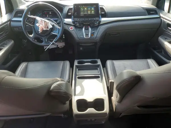 5FNRL6H72JB018263 2018 HONDA ODYSSEY - Image 8
