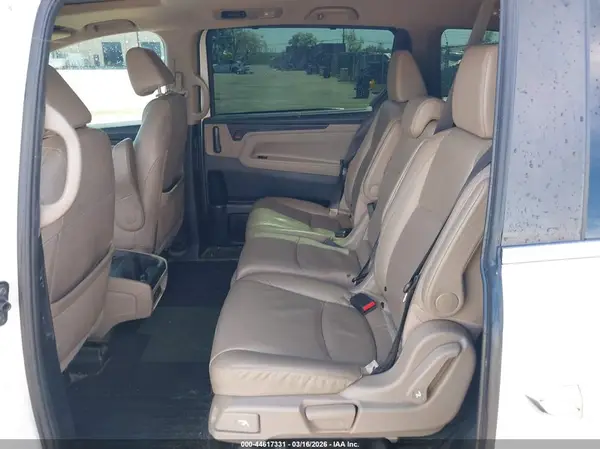 5FNRL6H72JB025911 2018 HONDA ODYSSEY - Image 8