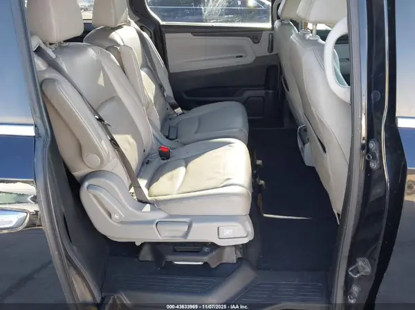 5FNRL6H72JB027805 2018 HONDA ODYSSEY - Image 8