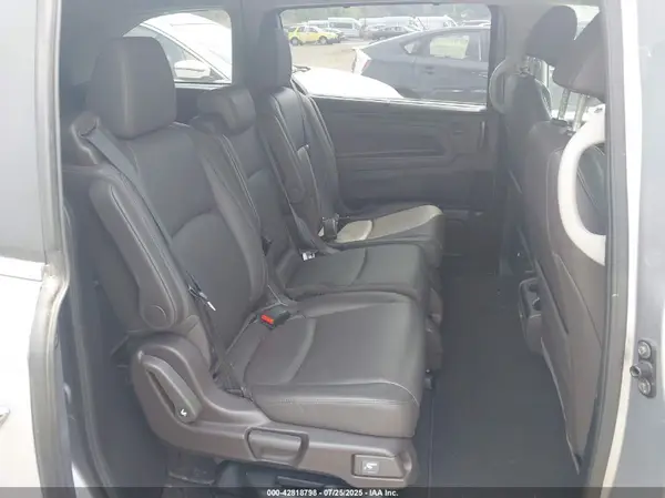 5FNRL6H72JB031773 2018 HONDA ODYSSEY - Image 8