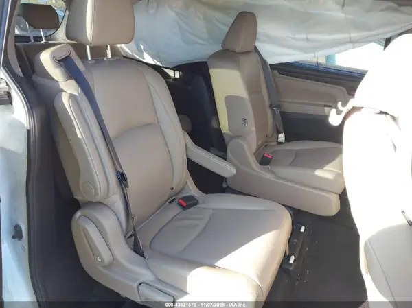 5FNRL6H72JB044152 2018 HONDA ODYSSEY - Image 8