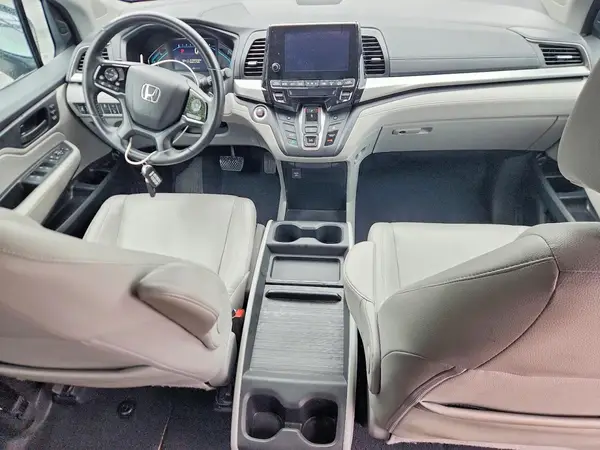 5FNRL6H72JB048900 2018 HONDA ODYSSEY - Image 8