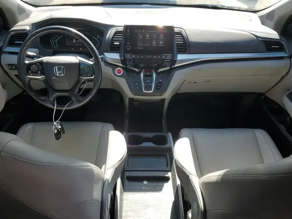 5FNRL6H72JB049951 2018 HONDA ODYSSEY - Image 8