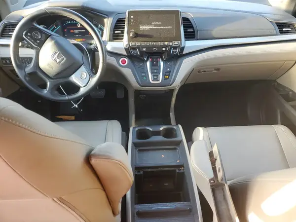 5FNRL6H72JB062800 2018 HONDA ODYSSEY - Image 8