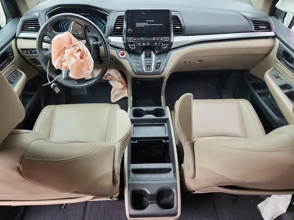 5FNRL6H72JB068743 2018 HONDA ODYSSEY - Image 8