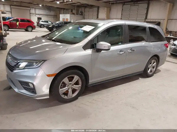 5FNRL6H72JB075398 2018 HONDA ODYSSEY - Image 2