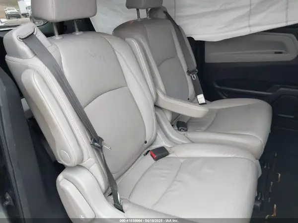 5FNRL6H72JB076597 2018 HONDA ODYSSEY - Image 8
