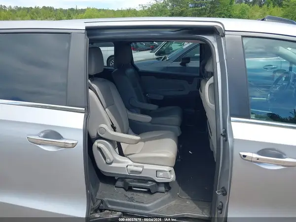 5FNRL6H72JB077135 2018 HONDA ODYSSEY - Image 8