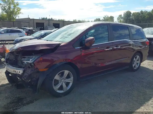 5FNRL6H72JB084599 2018 HONDA ODYSSEY - Image 2