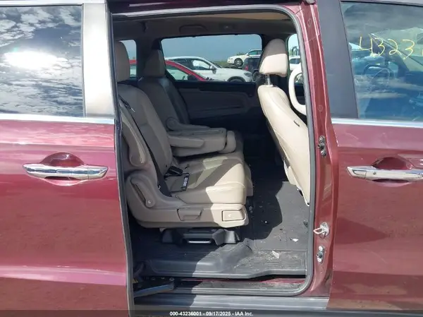 5FNRL6H72JB084599 2018 HONDA ODYSSEY - Image 8