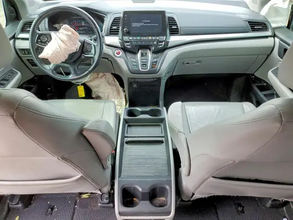5FNRL6H72JB091102 2018 HONDA ODYSSEY - Image 8