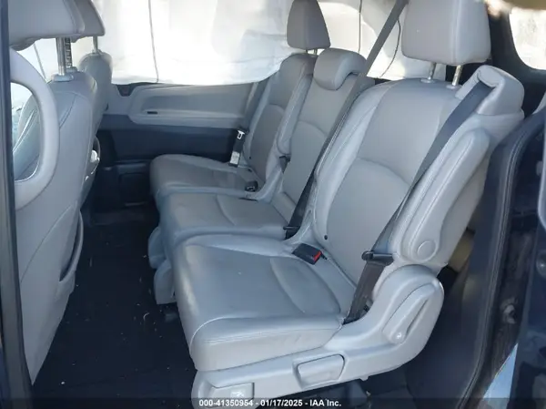 5FNRL6H72JB100736 2018 HONDA ODYSSEY - Image 8