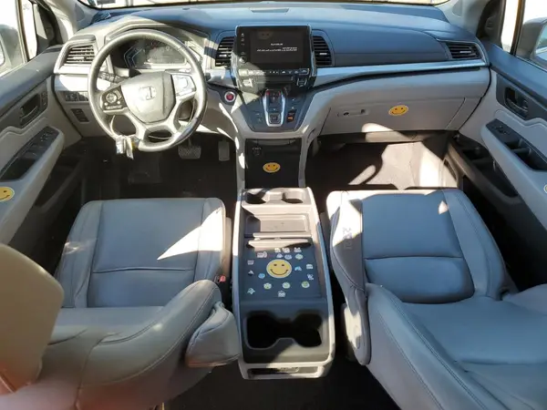 5FNRL6H72JB109680 2018 HONDA ODYSSEY - Image 8