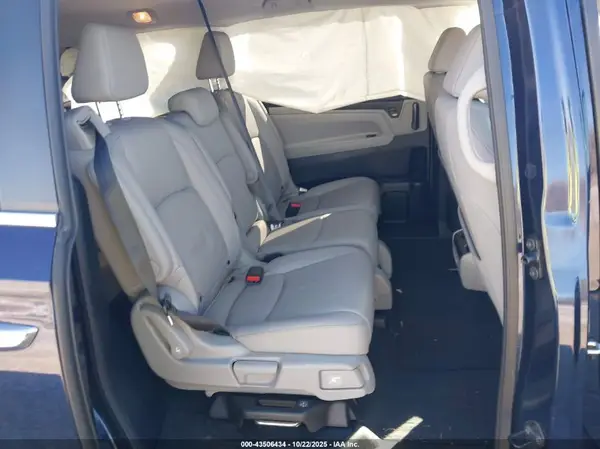 5FNRL6H72NB021475 2022 HONDA ODYSSEY - Image 8