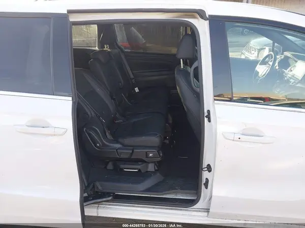 5FNRL6H72RB069032 2024 HONDA ODYSSEY - Image 8