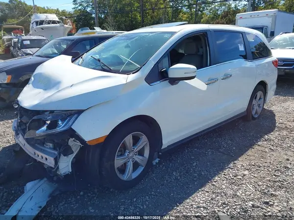 5FNRL6H73JB010978 2018 HONDA ODYSSEY - Image 2