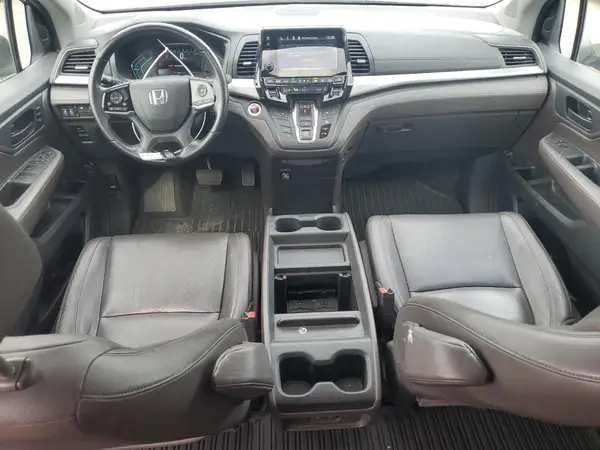 5FNRL6H73JB013041 2018 HONDA ODYSSEY - Image 8