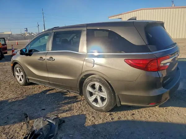 5FNRL6H73JB014898 2018 HONDA ODYSSEY - Image 2