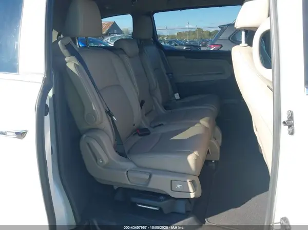 5FNRL6H73JB036996 2018 HONDA ODYSSEY - Image 8