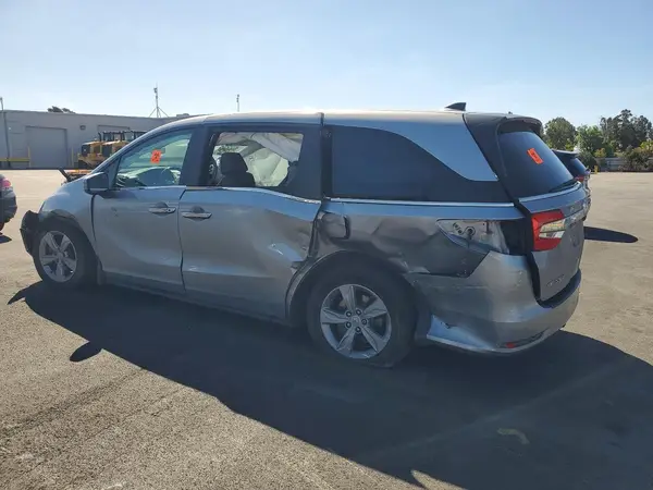 5FNRL6H73JB059176 2018 HONDA ODYSSEY - Image 2