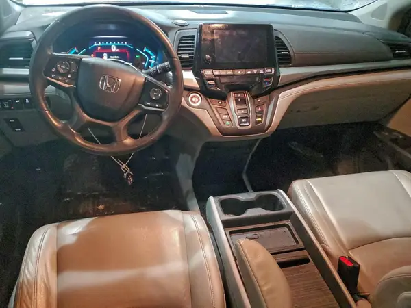 5FNRL6H73JB064765 2018 HONDA ODYSSEY - Image 8