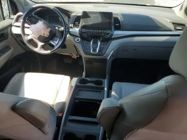 5FNRL6H73JB065592 2018 HONDA ODYSSEY - Image 8