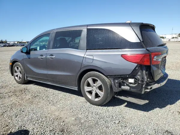 5FNRL6H73JB067696 2018 HONDA ODYSSEY - Image 2