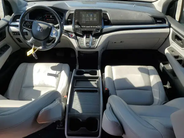 5FNRL6H73JB067696 2018 HONDA ODYSSEY - Image 8