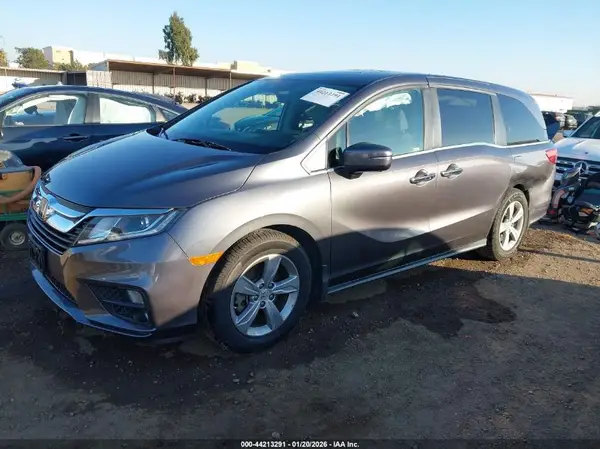 5FNRL6H73JB071652 2018 HONDA ODYSSEY - Image 2