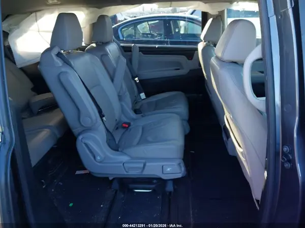 5FNRL6H73JB071652 2018 HONDA ODYSSEY - Image 8