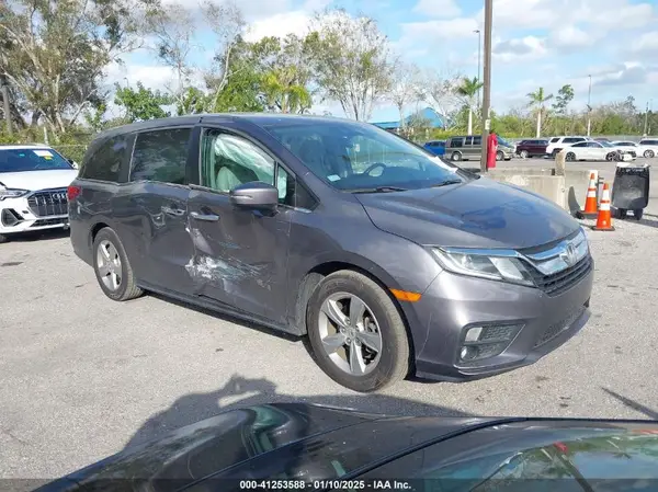 5FNRL6H73JB072218 2018 HONDA ODYSSEY - Image 1