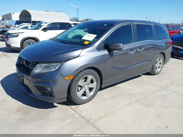 5FNRL6H73JB078861 2018 HONDA ODYSSEY - Image 2