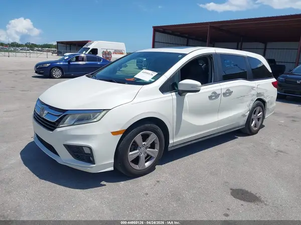 5FNRL6H73JB090251 2018 HONDA ODYSSEY - Image 2