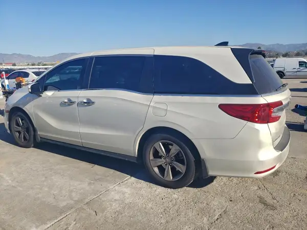 5FNRL6H73JB093215 2018 HONDA ODYSSEY - Image 2