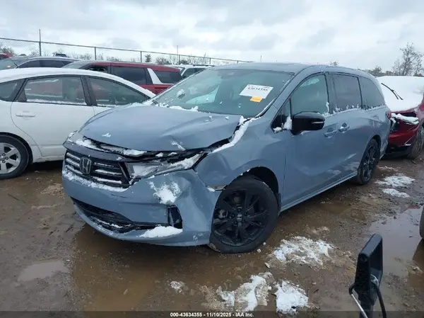 5FNRL6H73RB003492 2024 HONDA ODYSSEY - Image 2