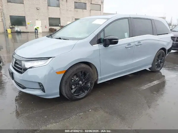 5FNRL6H73RB023418 2024 HONDA ODYSSEY - Image 2