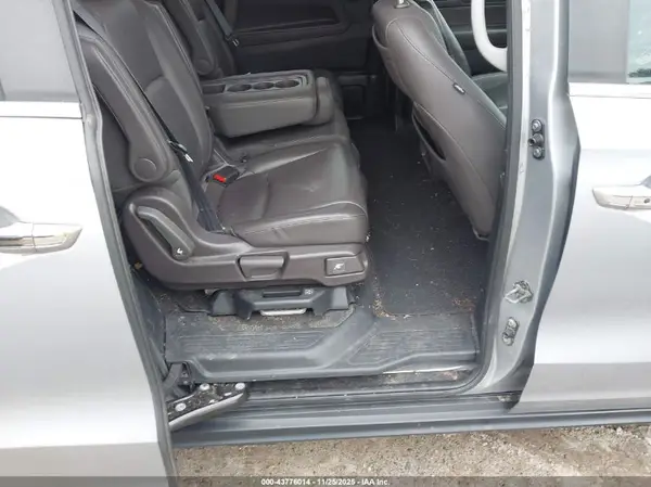 5FNRL6H74JB013243 2018 HONDA ODYSSEY - Image 8