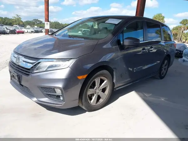 5FNRL6H74JB017597 2018 HONDA ODYSSEY - Image 2