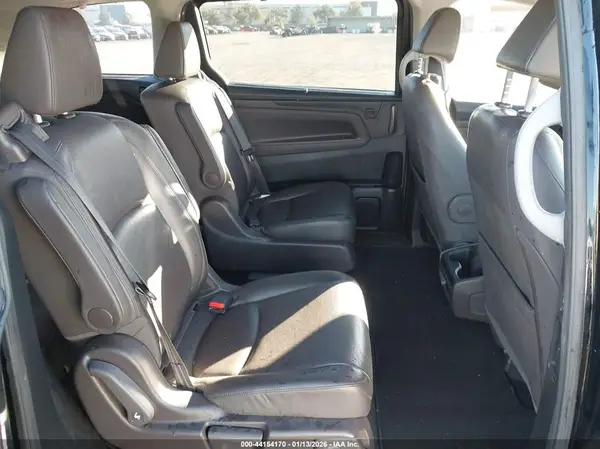 5FNRL6H74JB024663 2018 HONDA ODYSSEY - Image 8