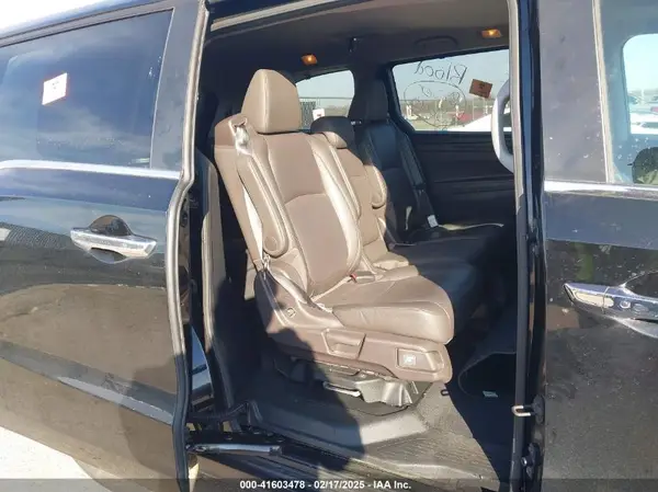5FNRL6H74JB031306 2018 HONDA ODYSSEY - Image 8